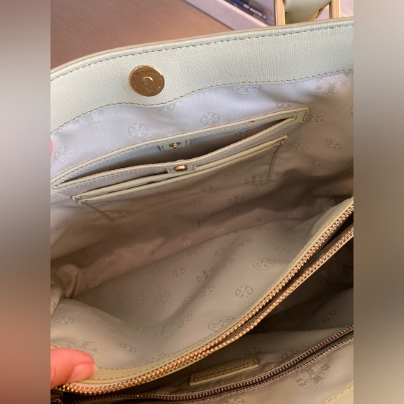 Tory Burch Tote - Robinson - Picture 10 of 11